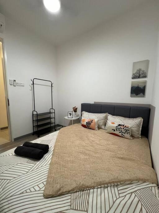 The Edge United Point Apartment